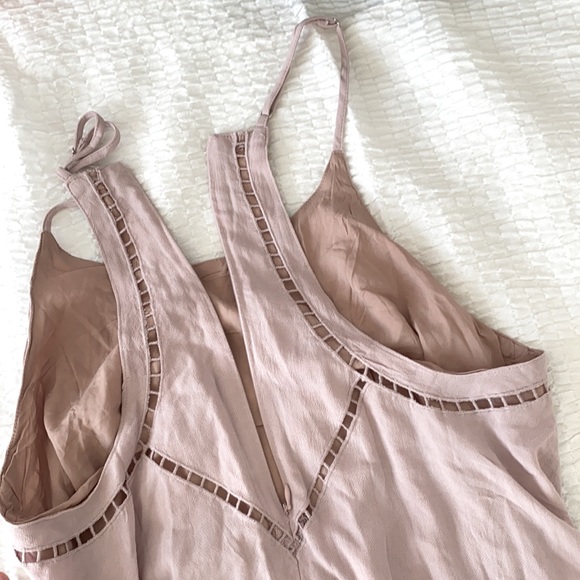 NWT Mauve Spaghetti Strap Flowy Dress w/ Pockets!! || Medium - Picture 4 of 6